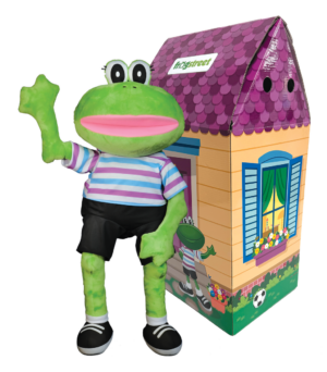 Fernando Puppet with House